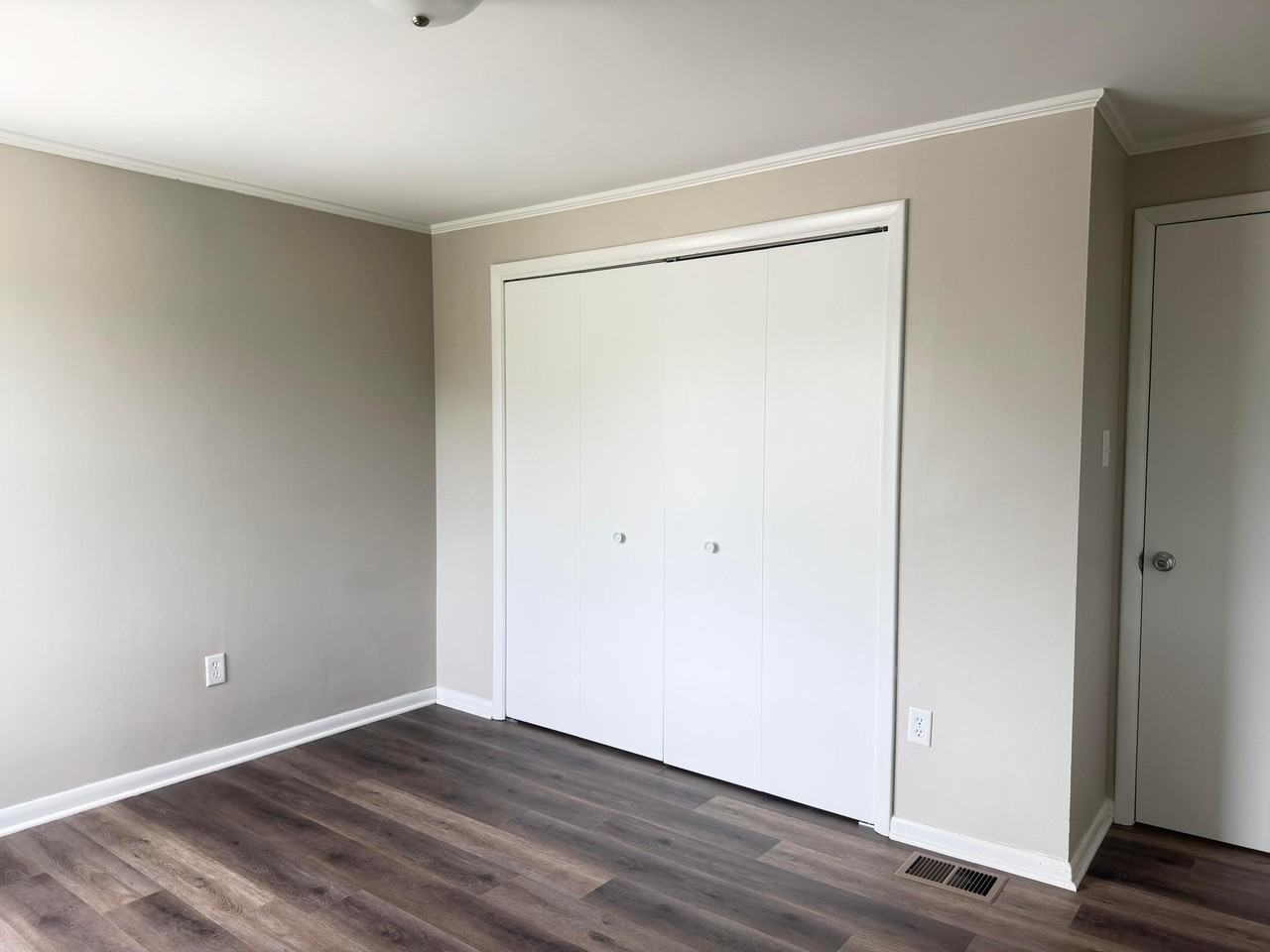 1117 Kosciusko Blvd #2R - Photo 6 of 10
