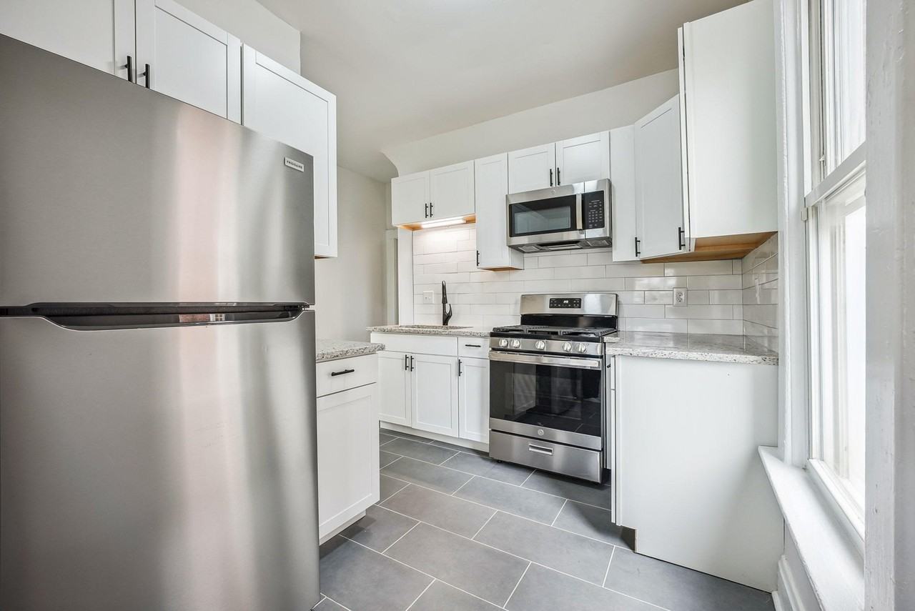 189 W Park Ave #189 - Photo 4 of 14