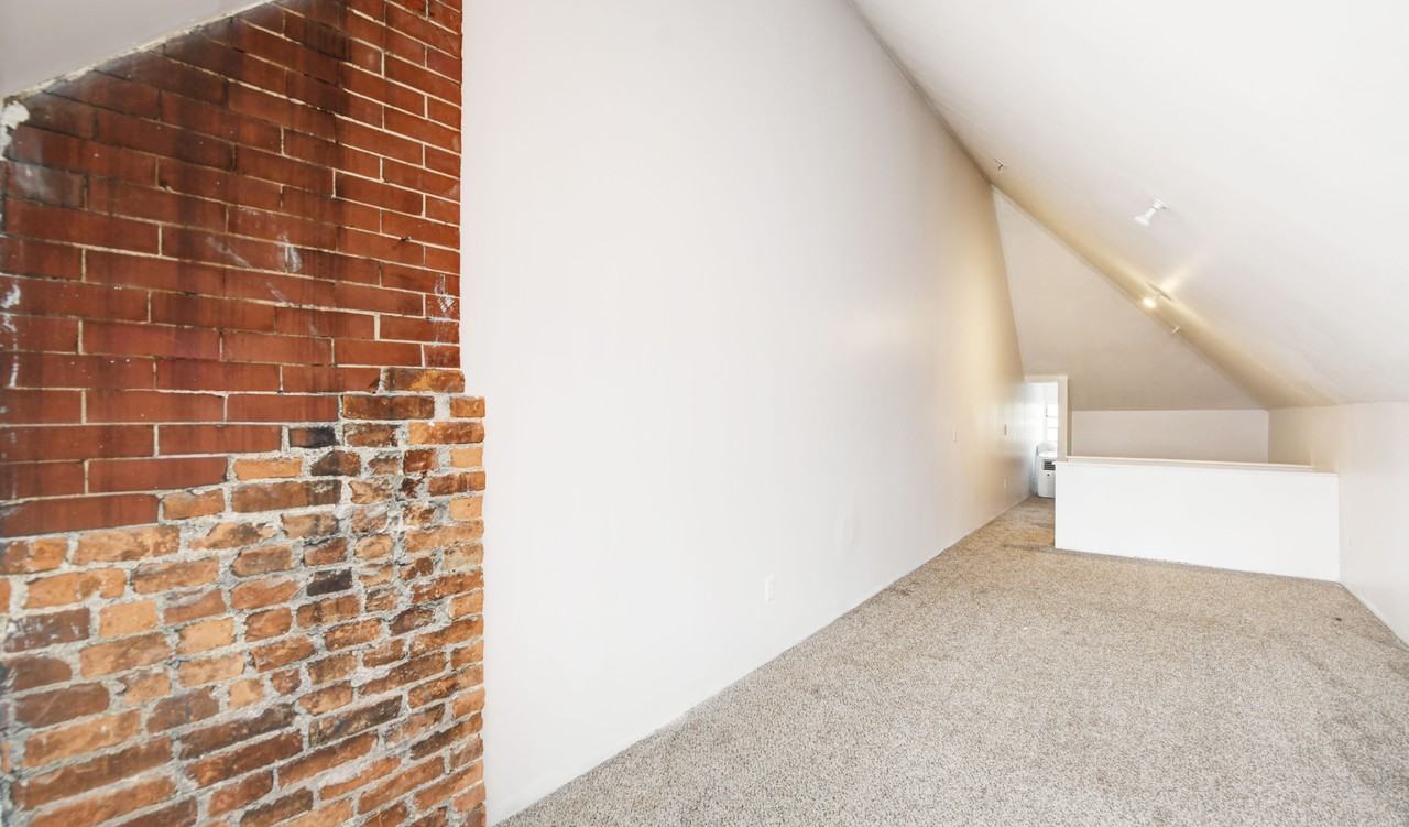 685 S Champion Ave #683 - Photo 5 of 32