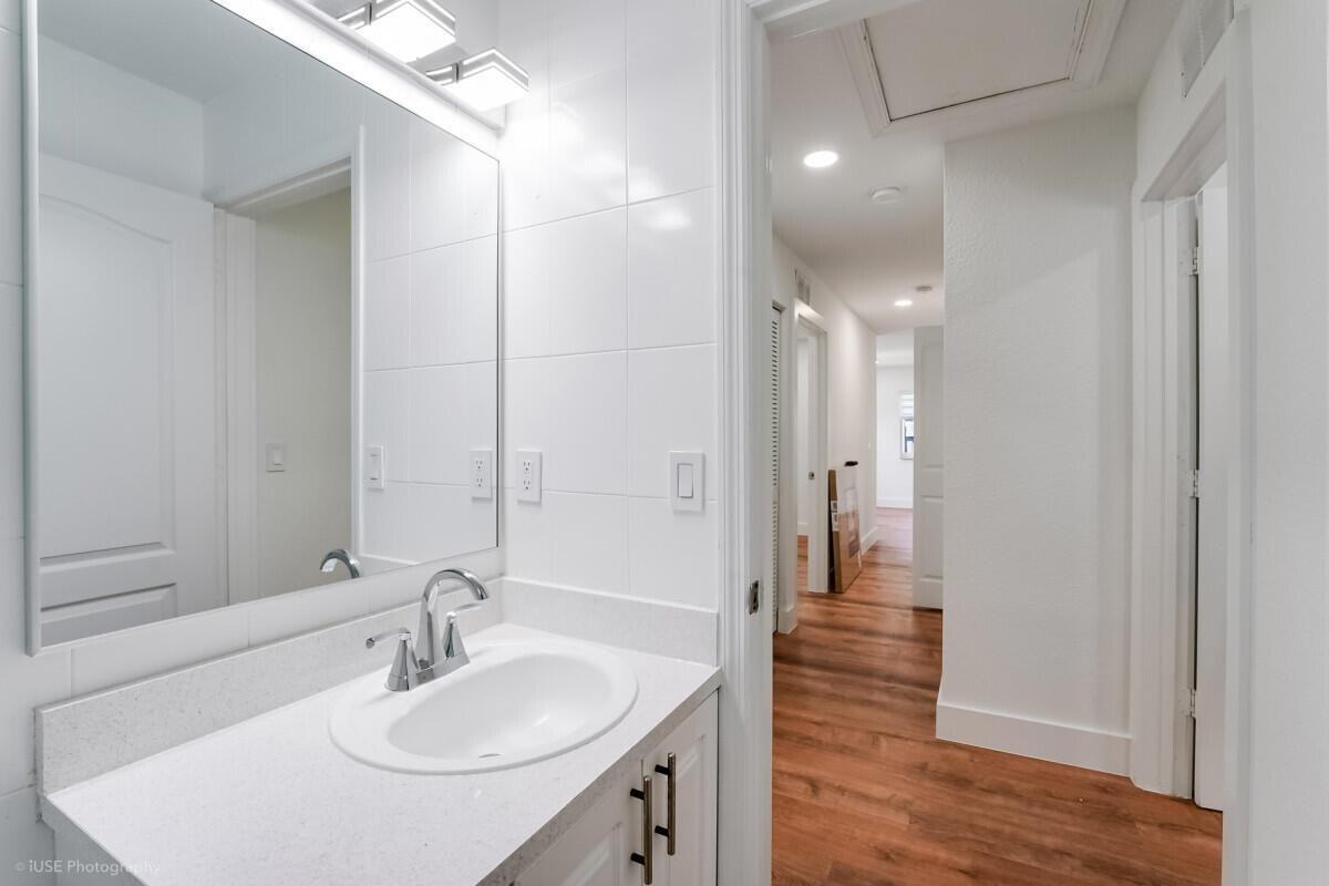 1293 Nw 38th St - Photo 7 of 18