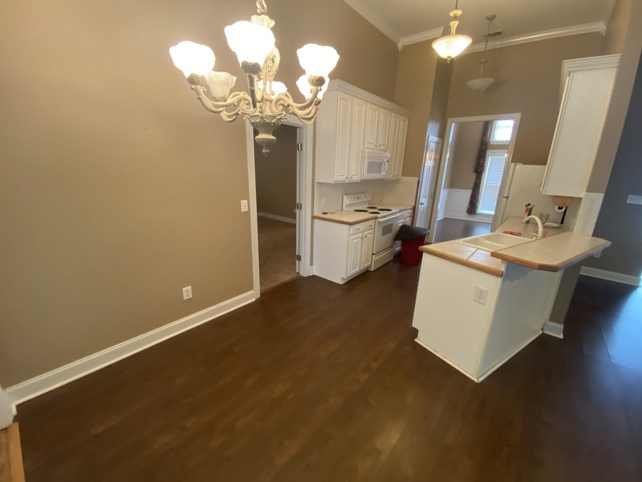245 Fairview Cir - Photo 4 of 13