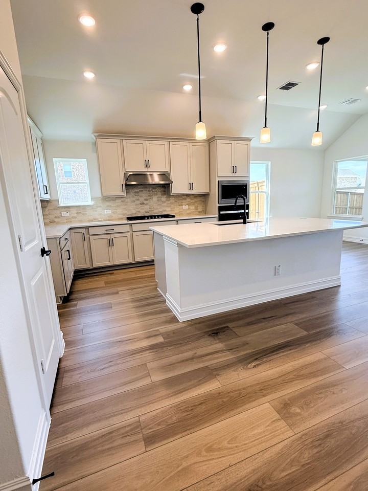 4349 Noble Ln - Photo 3 of 26