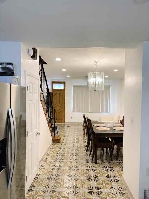 1847 Gladstone St - Photo 2 of 12