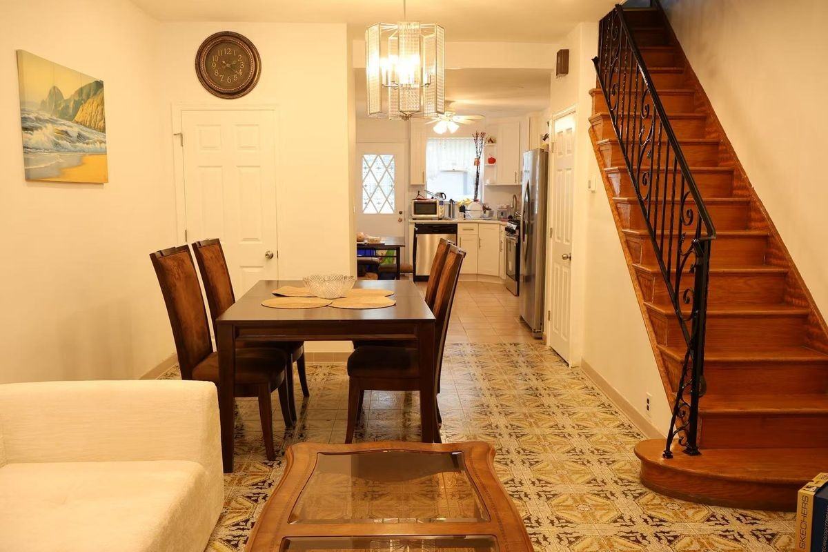 1847 Gladstone St - Photo 6 of 12