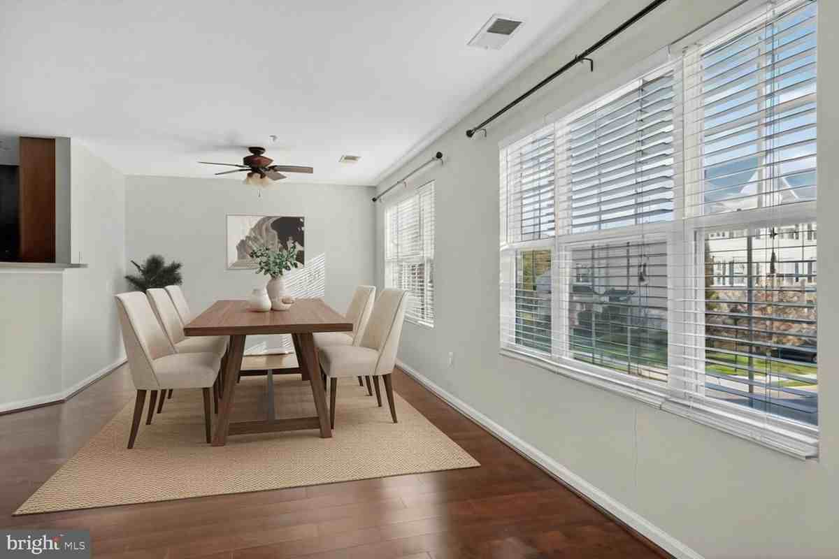 11180 Wortham Crest Cir - Photo 5 of 15