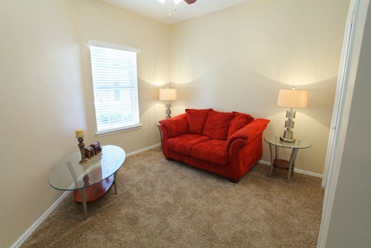 350 Cypress Creek Rd - Photo 6 of 8