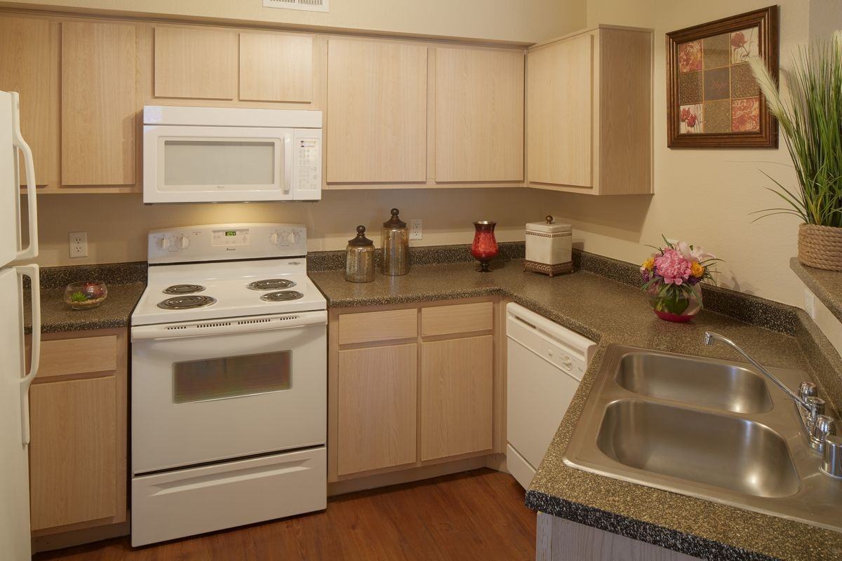 335 Cypress Creek Rd - Photo 4 of 6