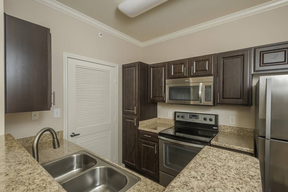 1600 S Lakeline Blvd ##128 - Photo 5 of 11
