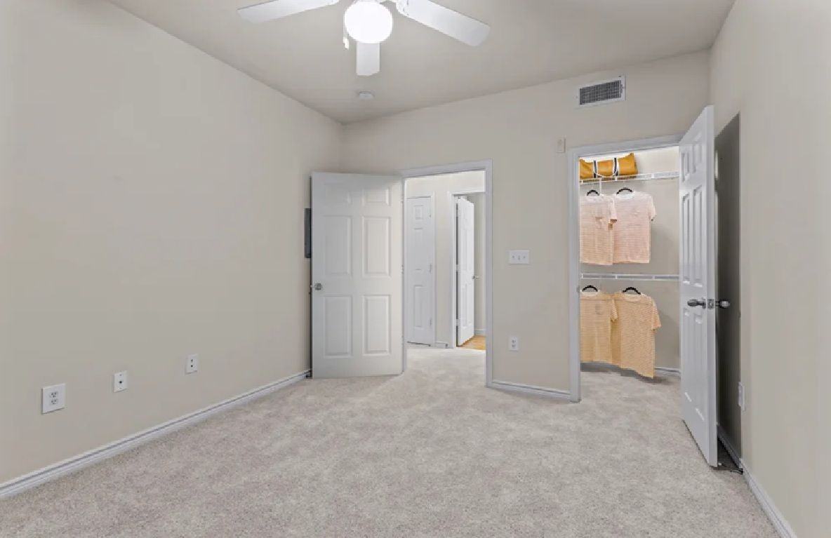 2101 S Lakeline Blvd - Photo 7 of 13