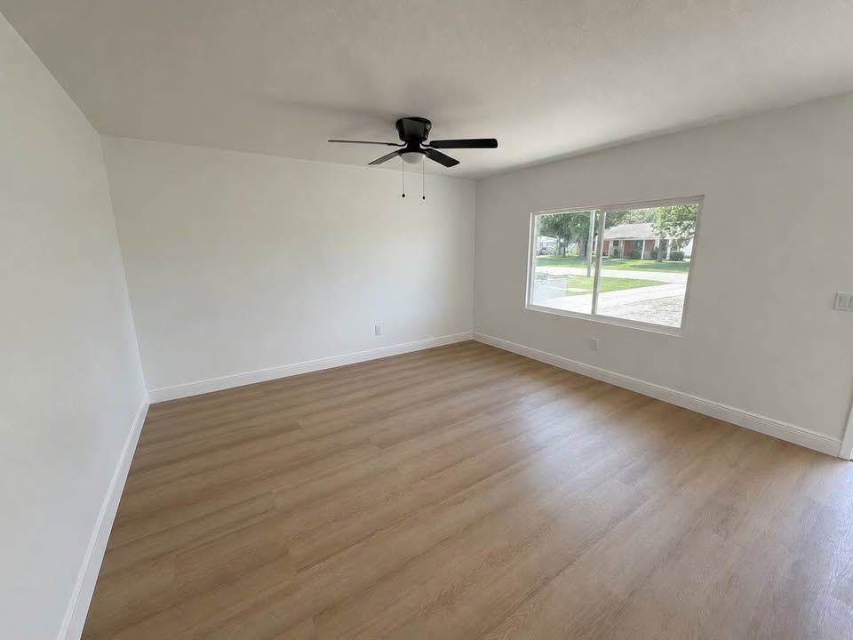 1231 Mariposa Dr Ne - Photo 3 of 3