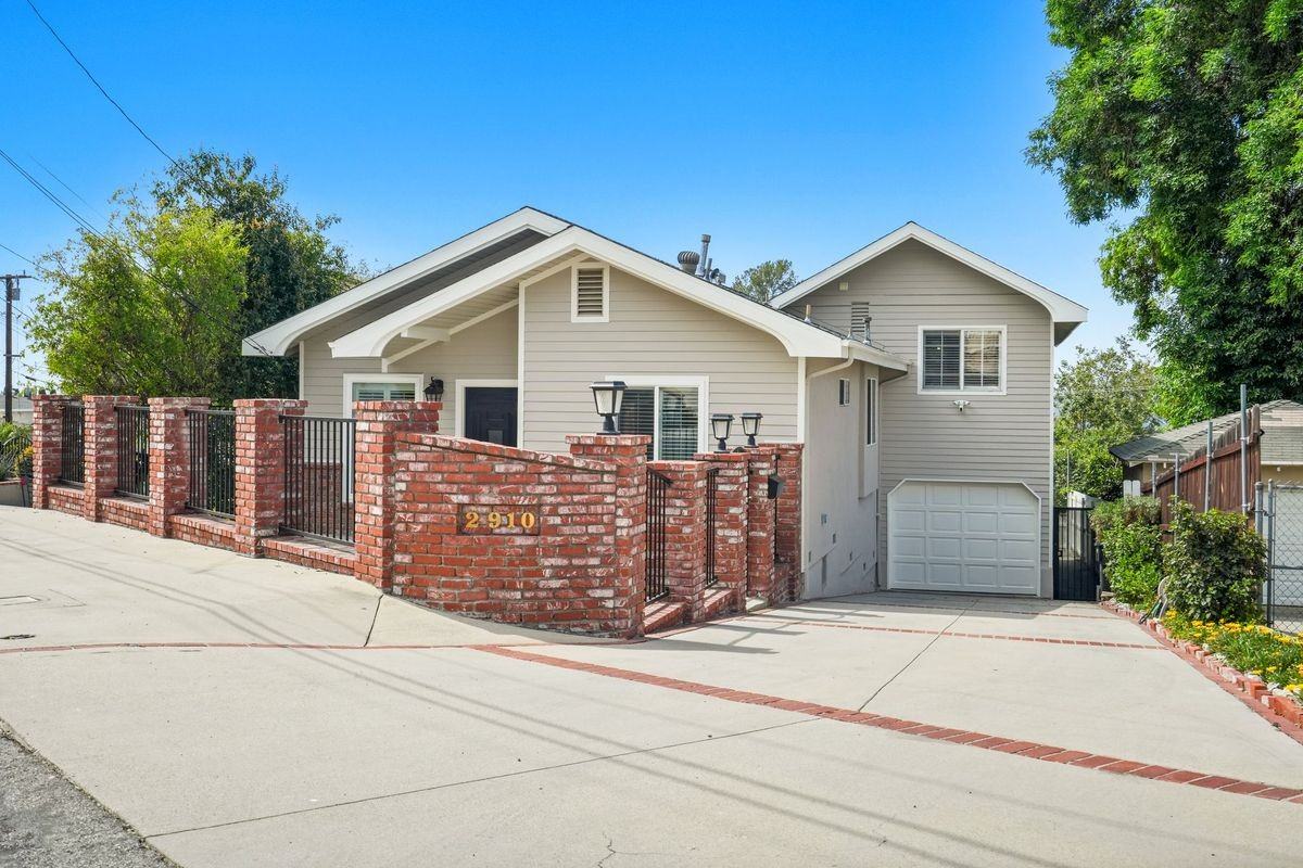 2910 Santa Carlotta St - Photo 2 of 42