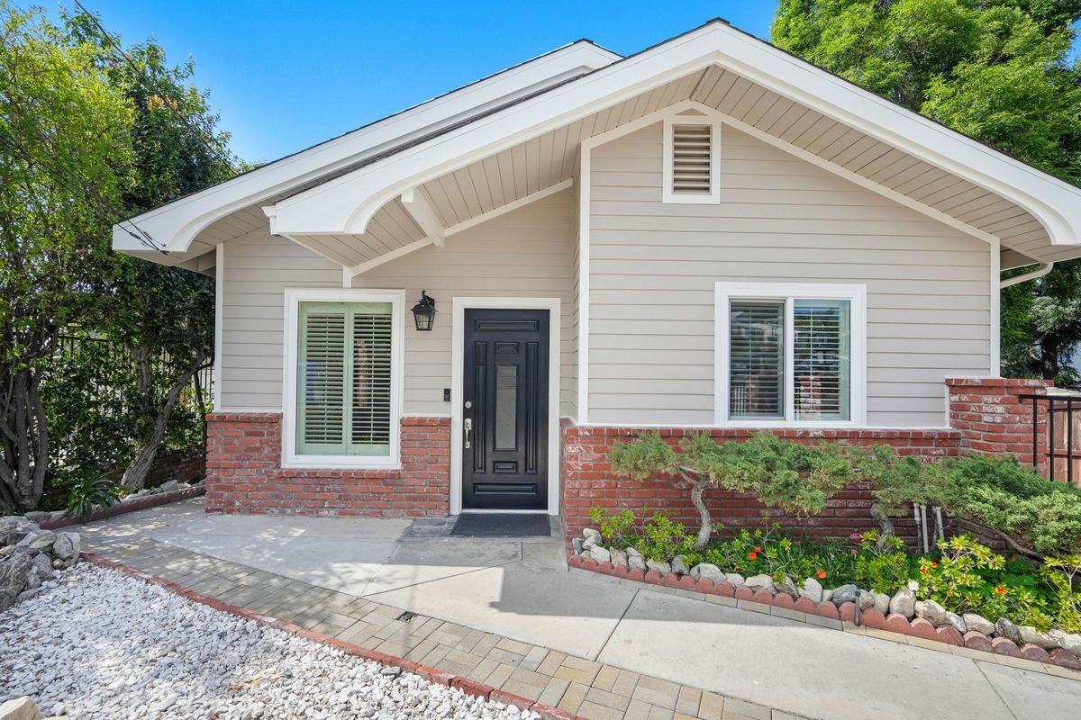 2910 Santa Carlotta St - Photo 3 of 42