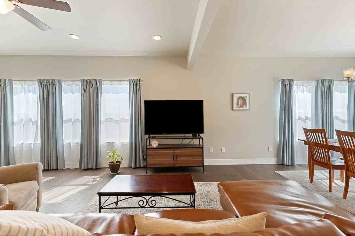 5324 Sky Top Ln - Photo 4 of 29