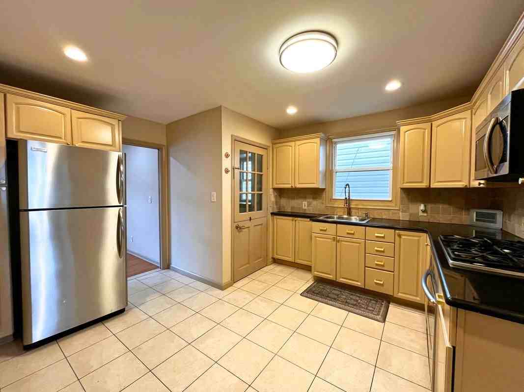 7101 Durham Ave - Photo 4 of 9