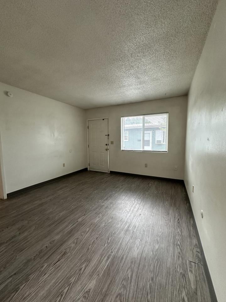 2024 Alderson Ave #4 - Photo 2 of 6