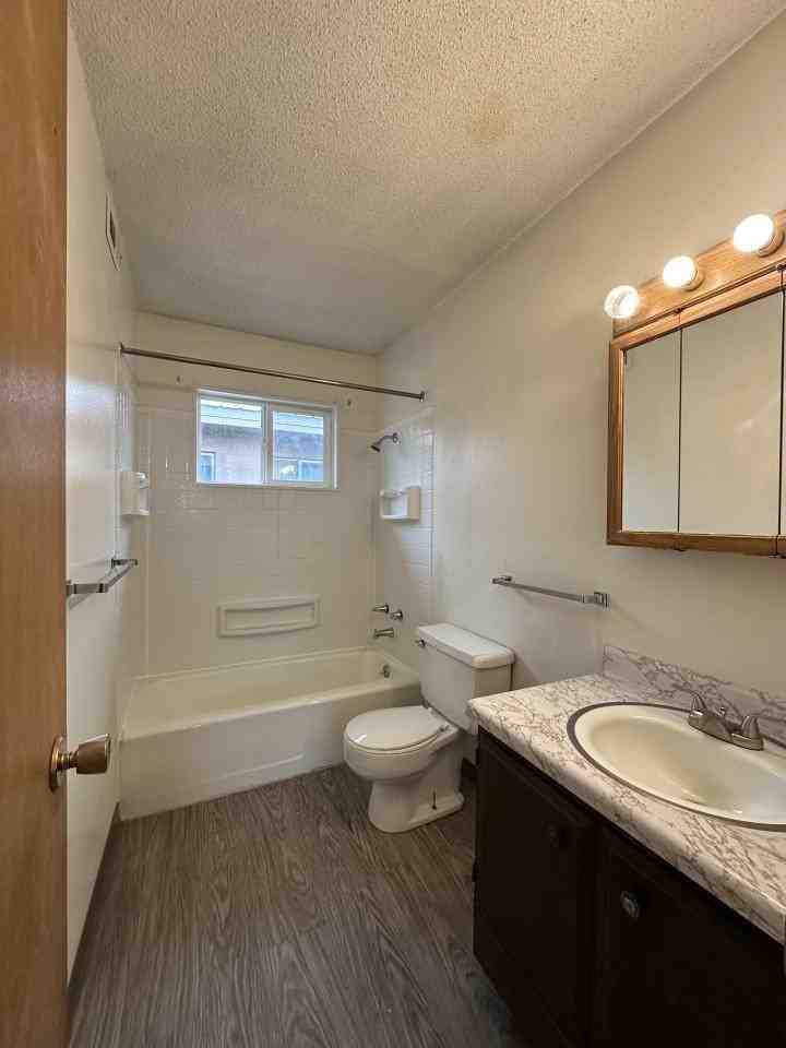2024 Alderson Ave #4 - Photo 5 of 6