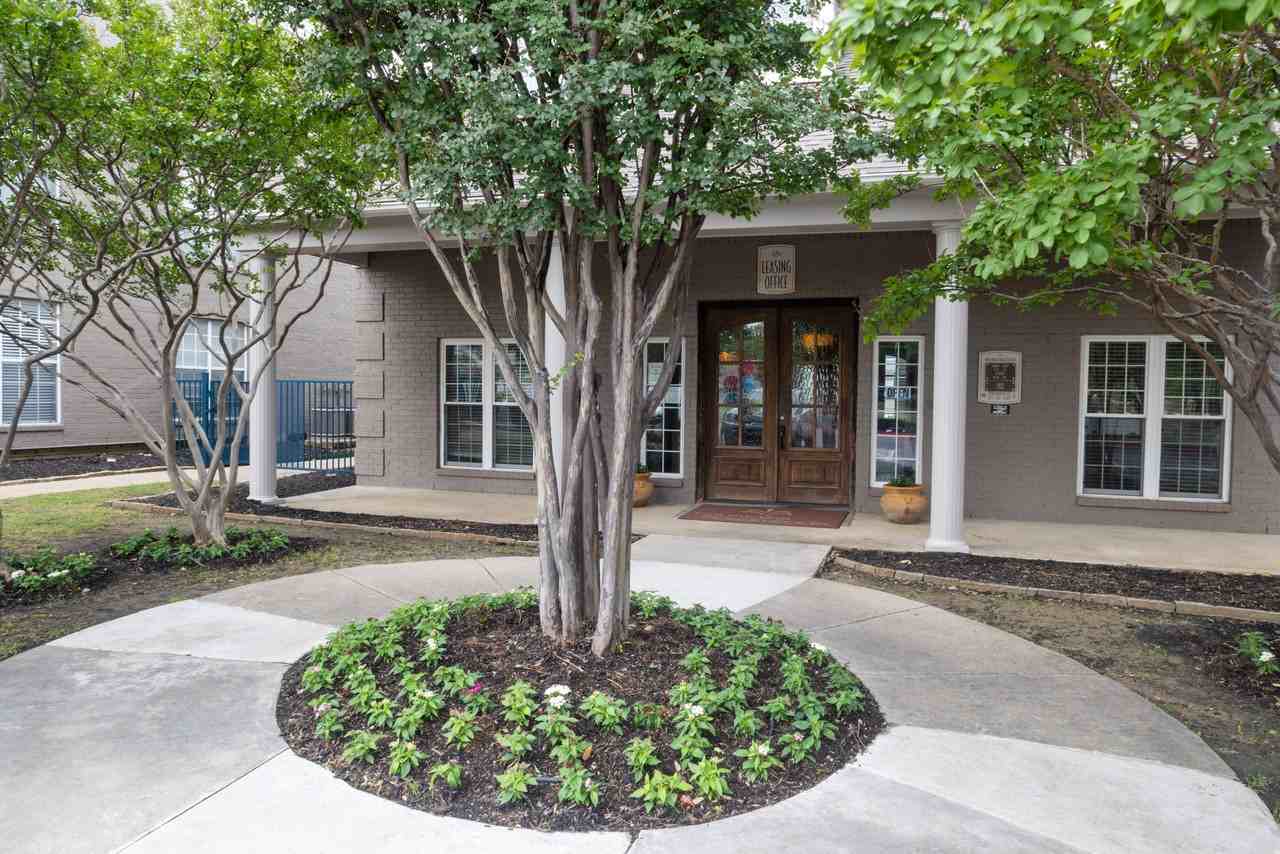 Fountains of Rosemeade - Photo 3 of 17