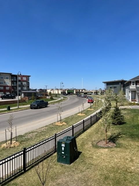 315 Dickson Cres - Photo 2 of 28