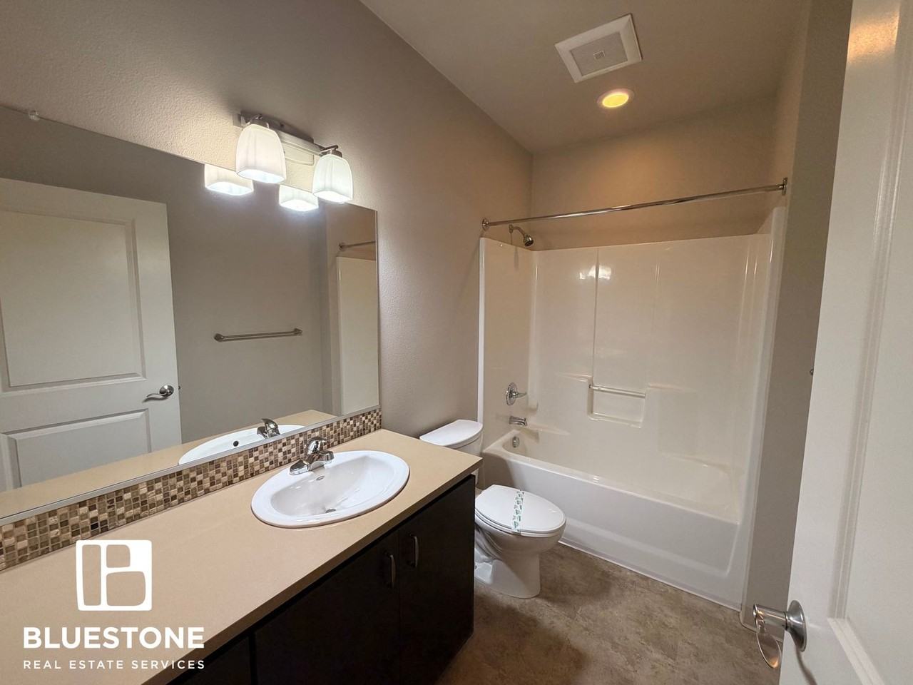 Sellwood Apartments - Photo 2 of 7