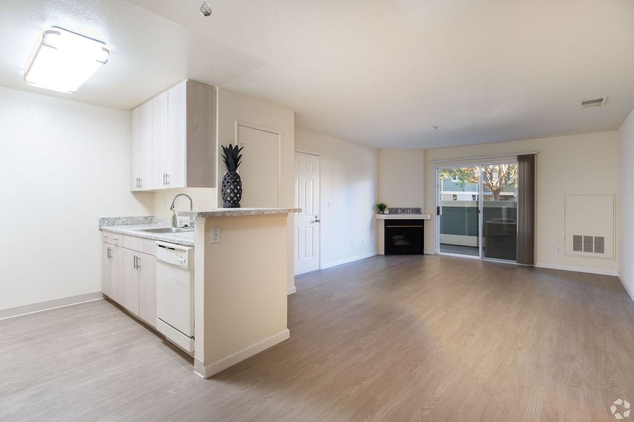 PORTOLA MEADOWS - Photo 6 of 34