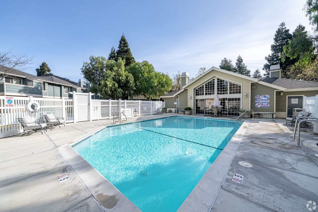 PORTOLA MEADOWS - Photo 4 of 30