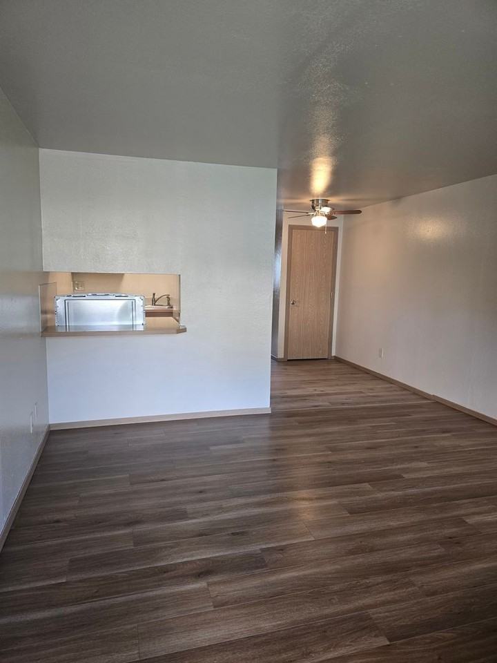 1521 N 26th St - Photo 2 of 5