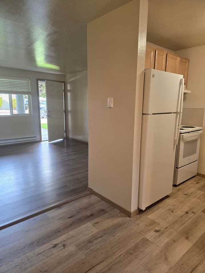 1521 N 26th St - Photo 3 of 5