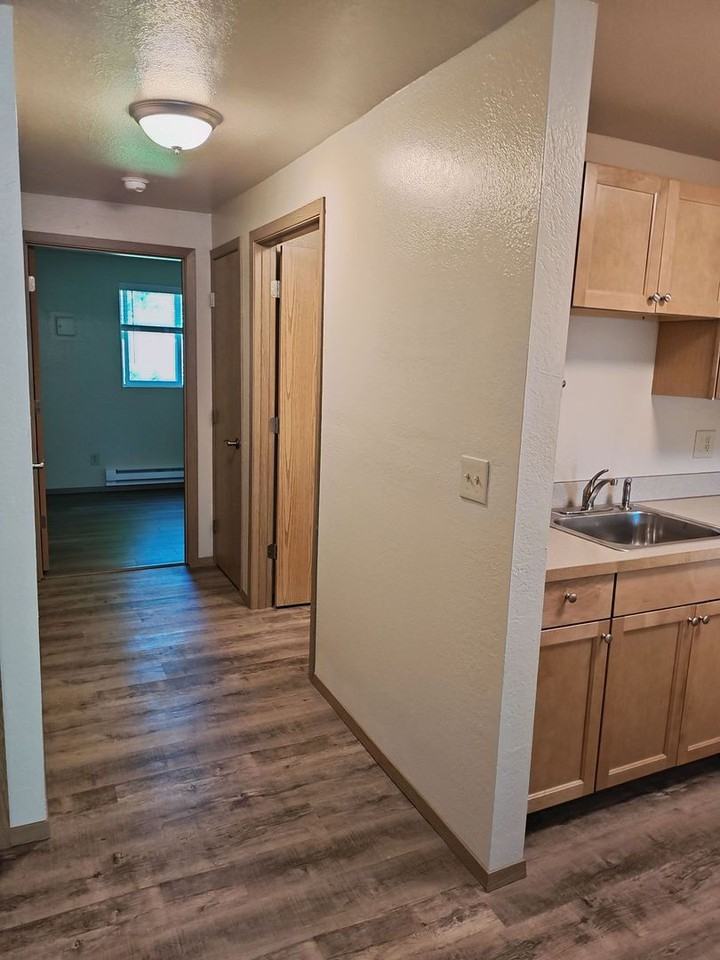 1521 N 26th St - Photo 4 of 5