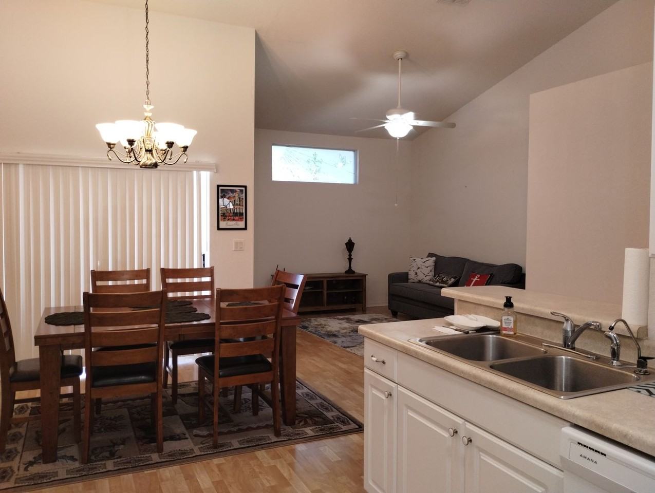 10362 Chalmer St - Photo 5 of 17