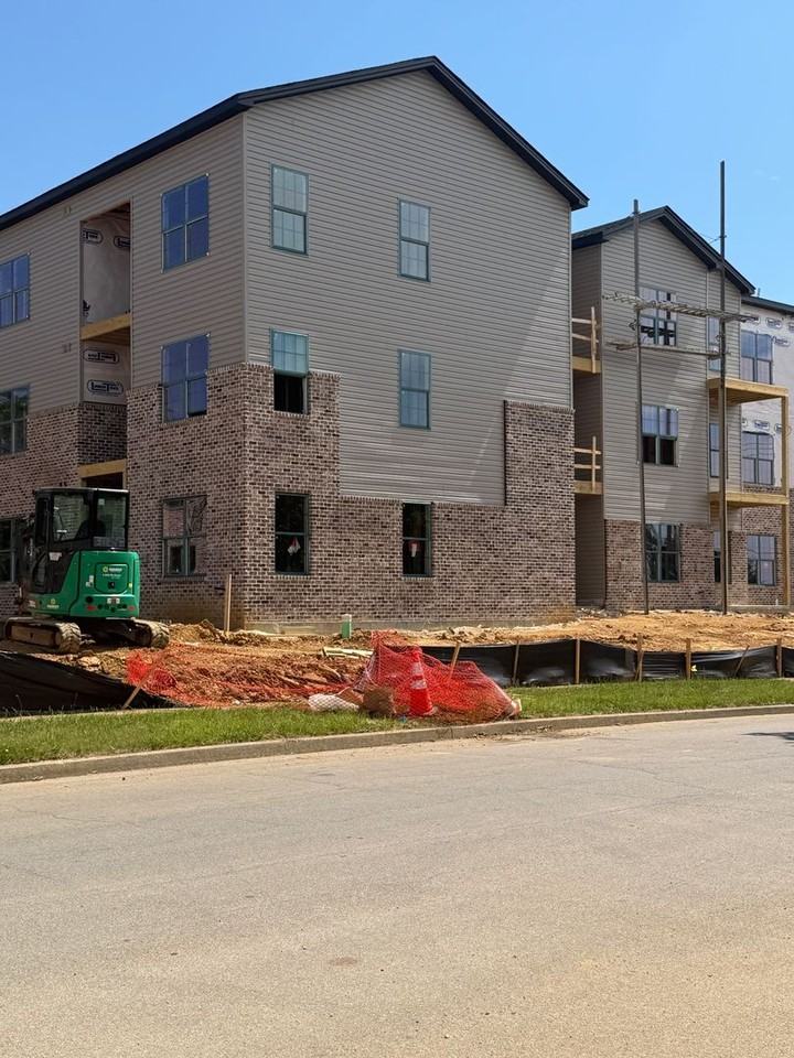 Crestview - Photo 5 of 32