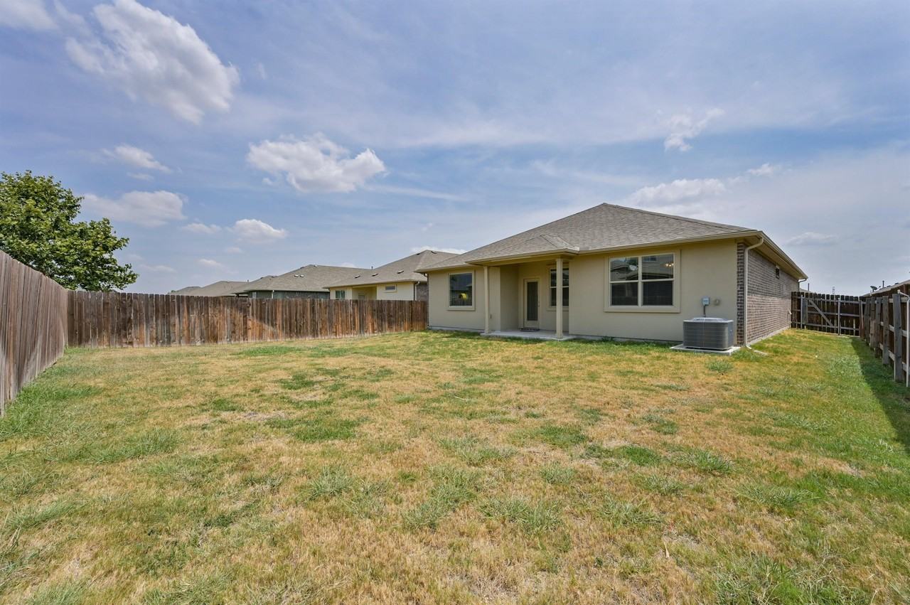 Calasetta Dr - Photo 6 of 10