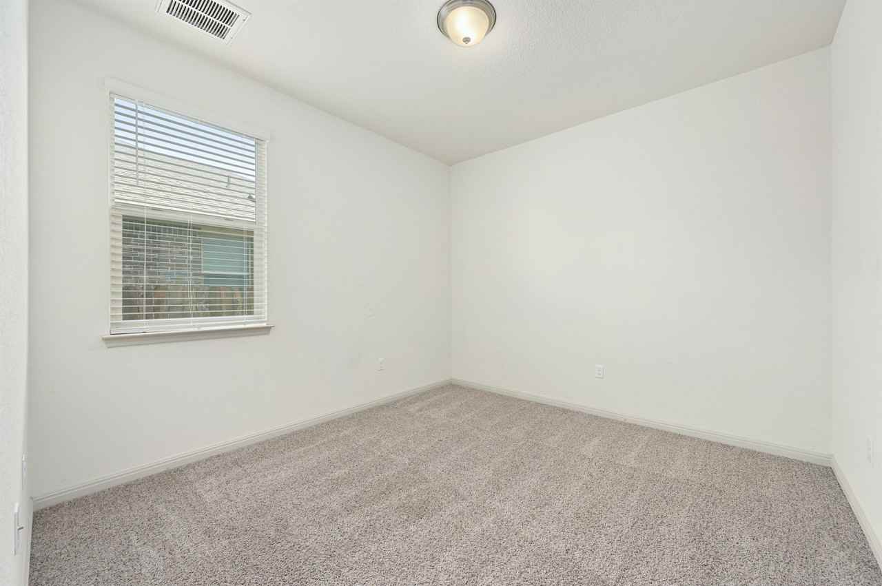 Calasetta Dr - Photo 4 of 10