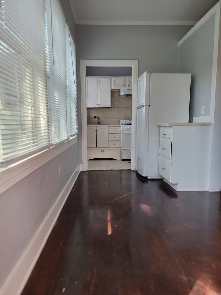 103 S 15th Ave #5