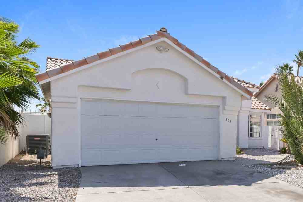 801 Zinnia Cir - Photo 3 of 16