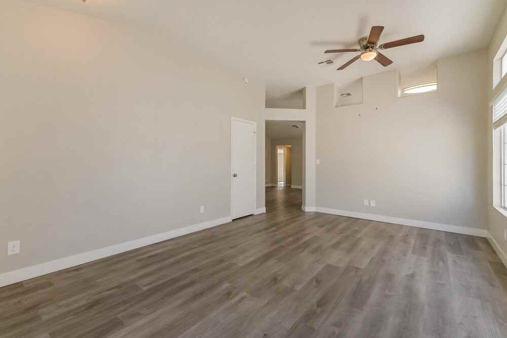 801 Zinnia Cir - Photo 5 of 16