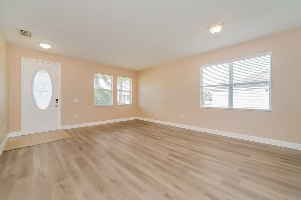 2057 Bearing Ln - Photo 5 of 16