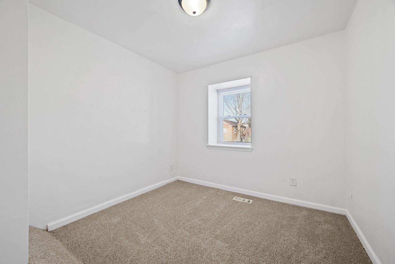 5831 E Hastings Arch #1 - Photo 3 of 11