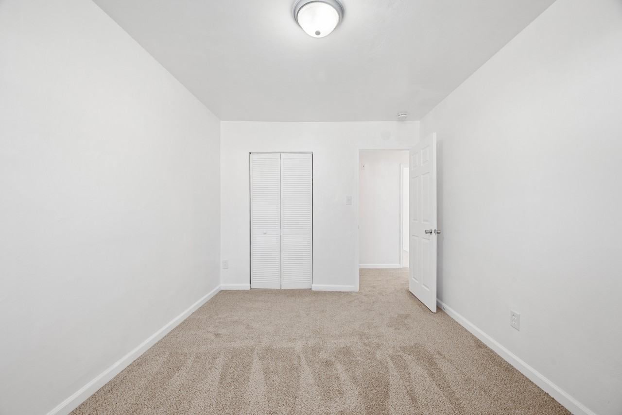 5831 E Hastings Arch #1 - Photo 5 of 11