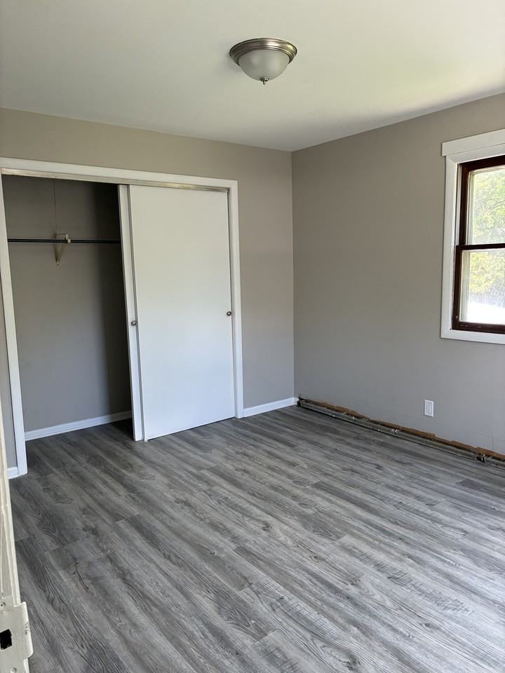 100 N Kidder St #5 - Photo 3 of 5