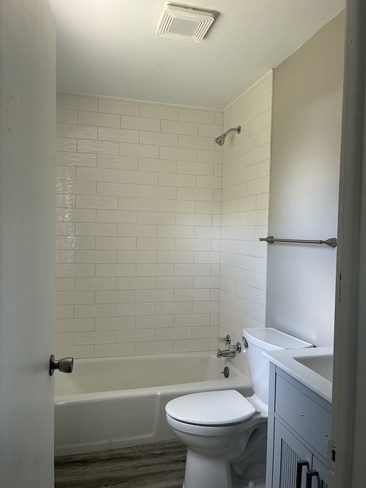 100 N Kidder St #5 - Photo 4 of 5