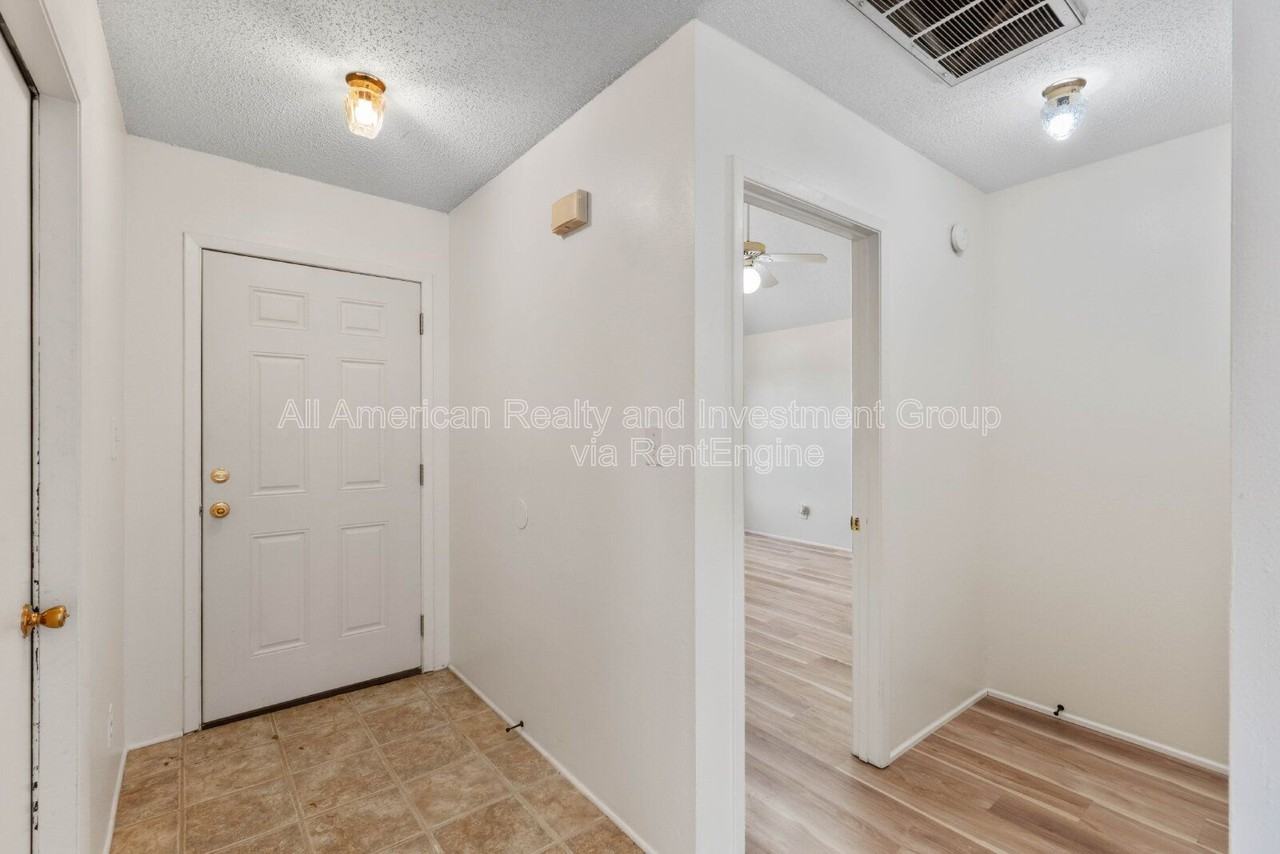 510 Woodland Park Cir - Photo 3 of 22