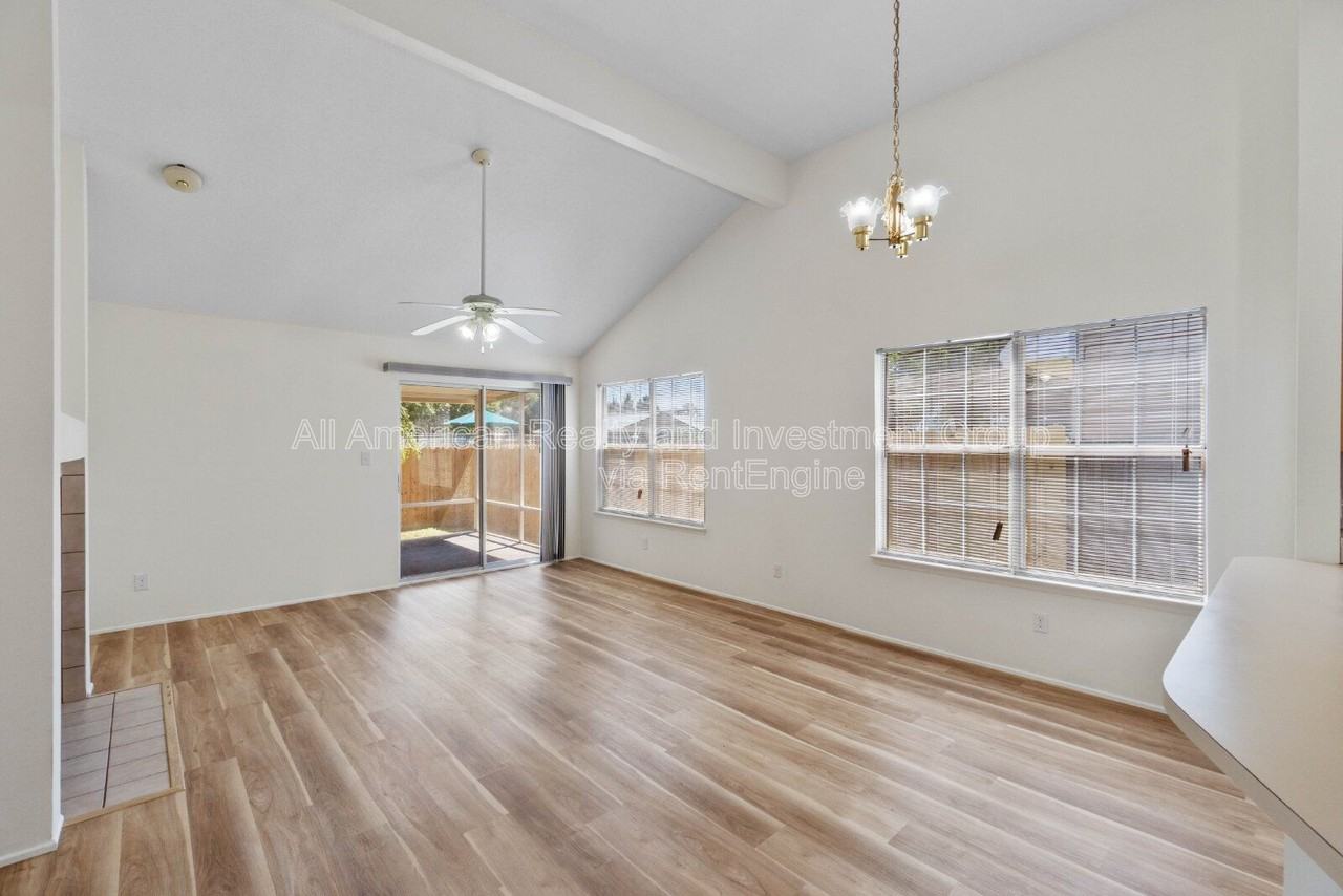 510 Woodland Park Cir - Photo 5 of 22