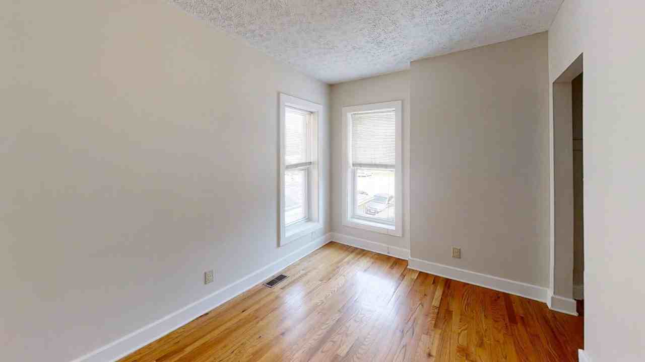 1372 Indianola Ave - Photo 3 of 5