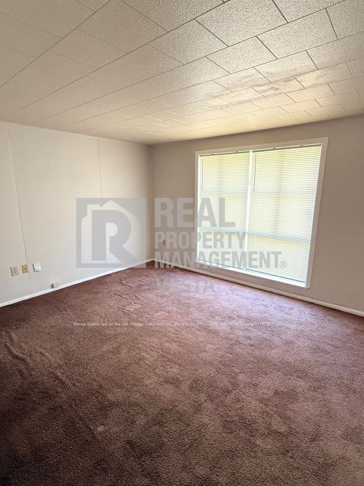 614 Cedarwood Dr - Photo 2 of 11