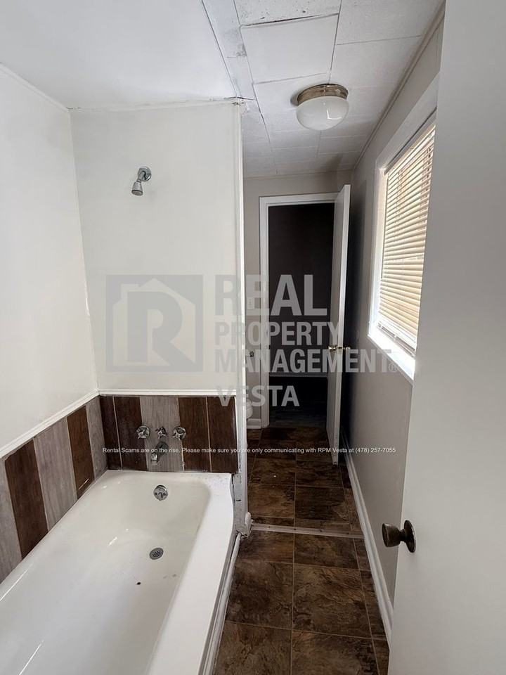614 Cedarwood Dr - Photo 3 of 11