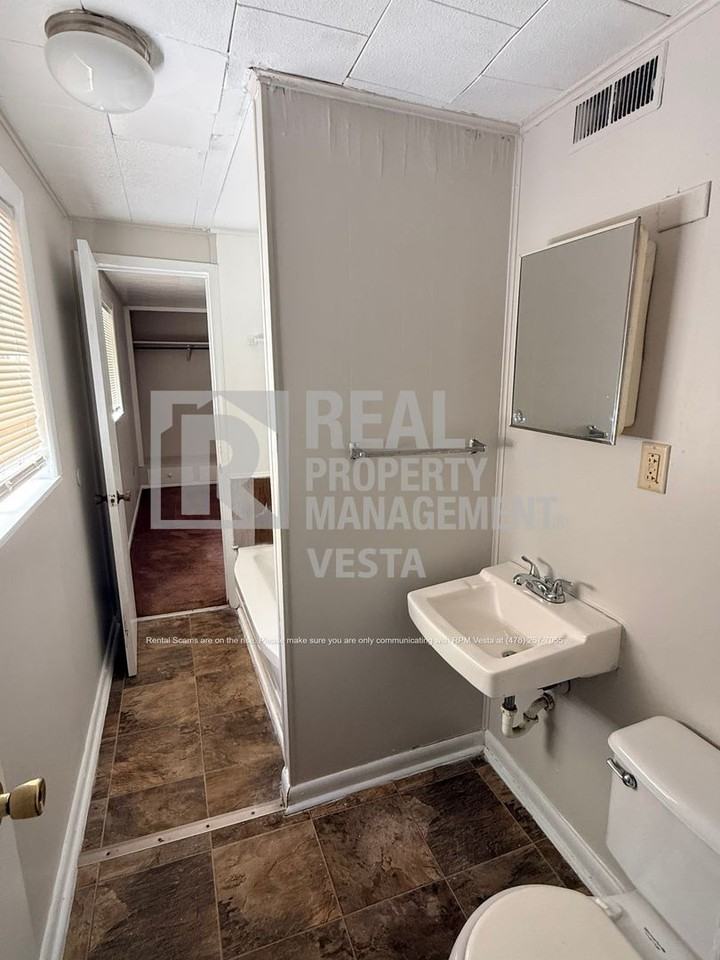 614 Cedarwood Dr - Photo 4 of 11