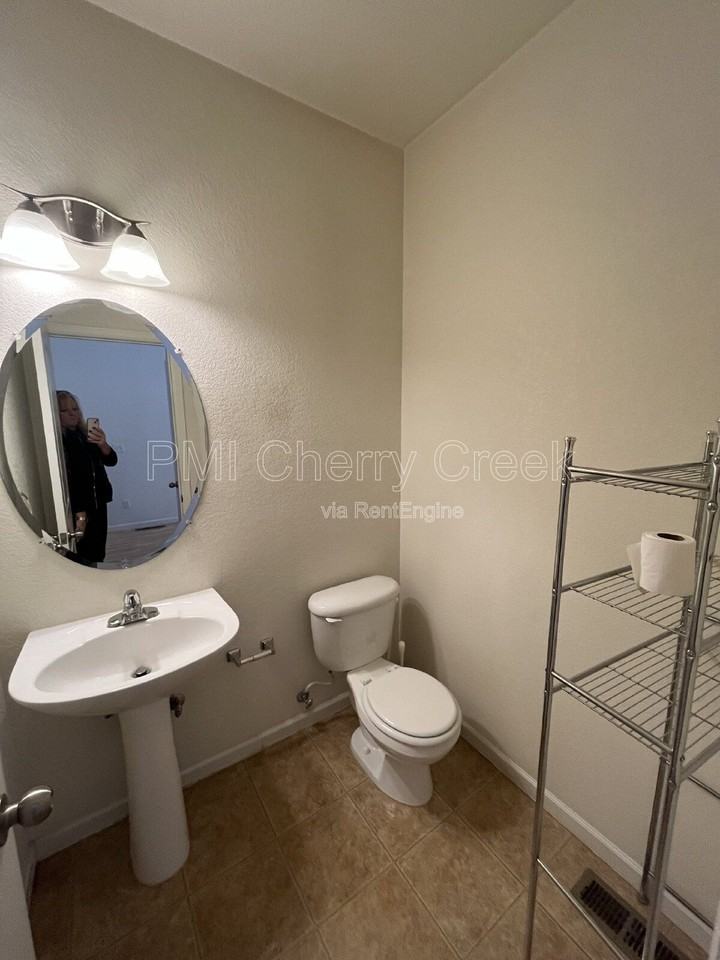 5271 Canyon View Dr - Photo 3 of 44