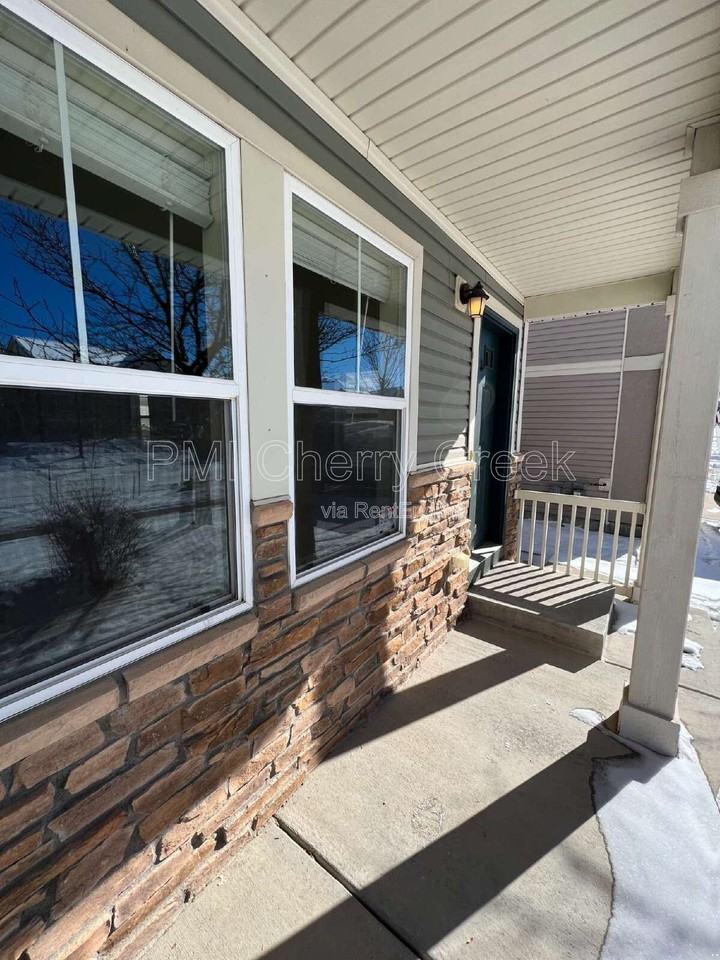 1808 Morningview Ln - Photo 2 of 30