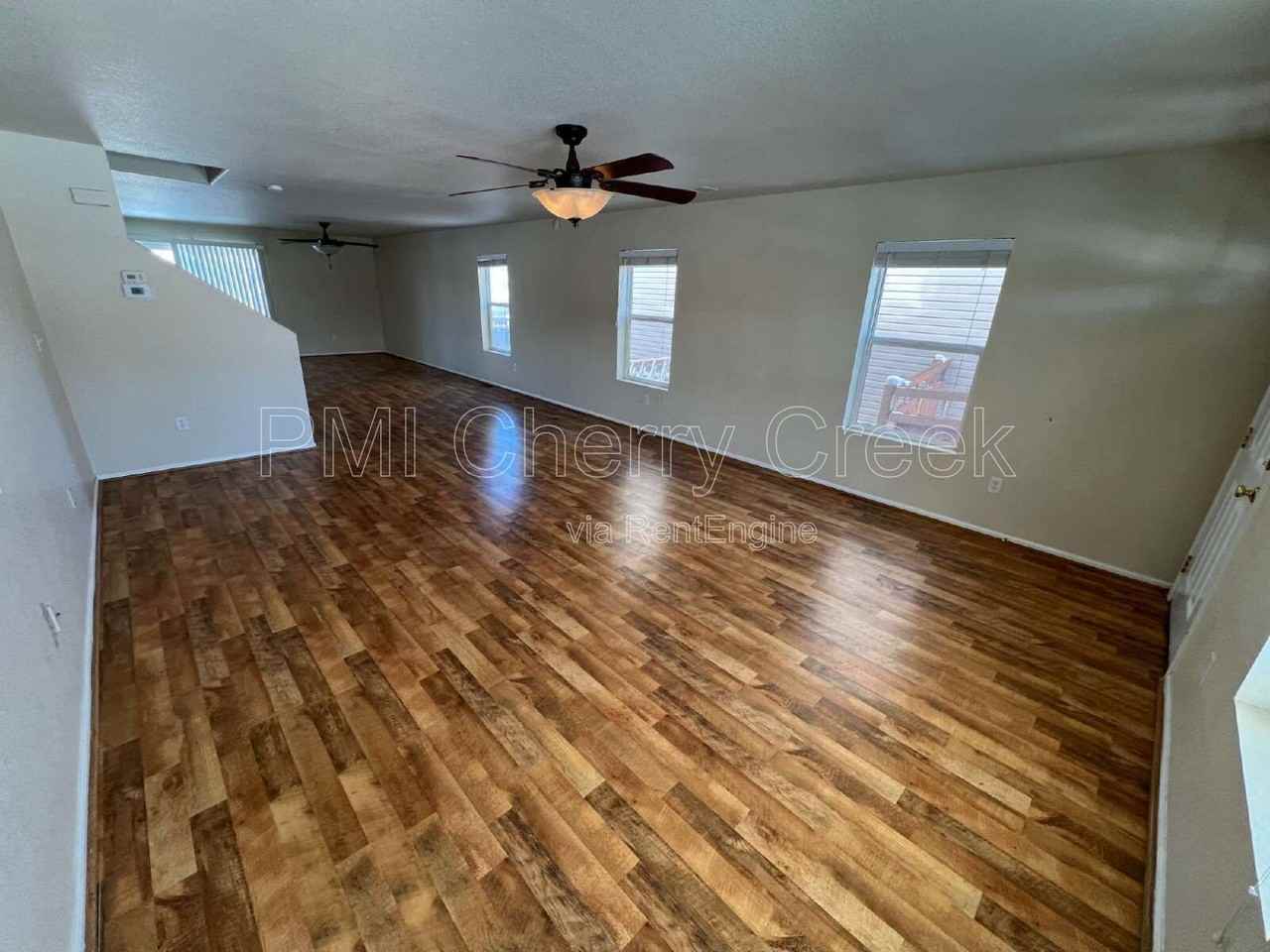 1808 Morningview Ln - Photo 4 of 30