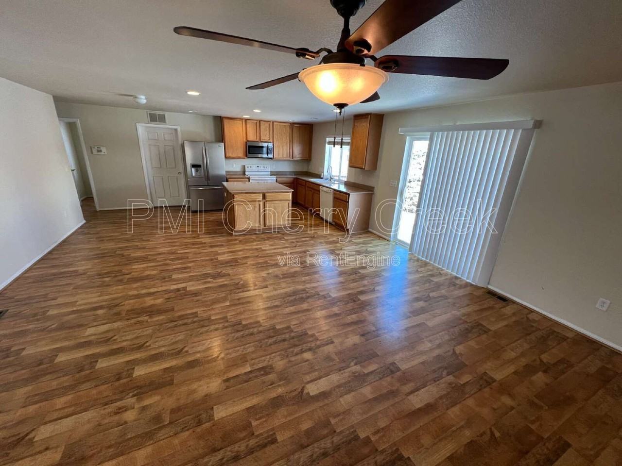 1808 Morningview Ln - Photo 5 of 30